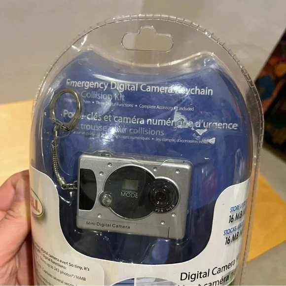 BELL EMERGENCY DIGITAL CAMERA KEYCHAIN  WITH COLLISION KIT | BRAND NEW SEALED - Picture 2 of 10